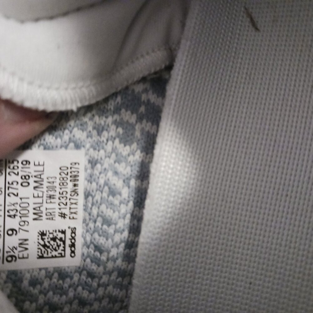 Yeezy boost v2 cloud non reflective - Picture 2 of 12